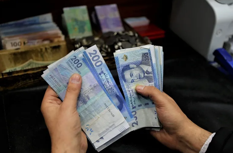 الودائع البنكية بلغت 1275 مليار درهم خلال 2024 – لكم-lakome2