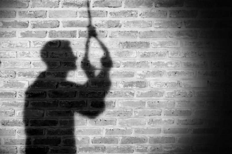 ضغط العمل وهشاشة الدعم النفسي.. ملف انتحار الأساتذة يعود للواجهة