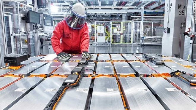 صادرات المغرب تتألق في 2024 .. قطاع السيارات الأول بـ 157.6 مليار درهم والفوسفاط يعود بقوة