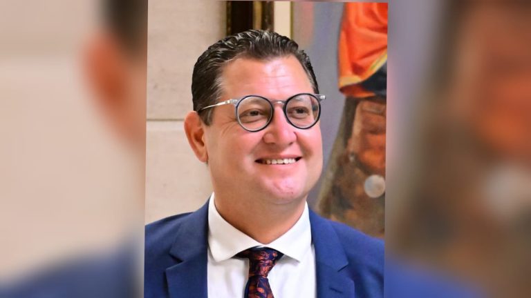 بوعلام صنصال: حين يُقمع قلم الحقيقة.. السؤال الحقوقي تحت وطأة الانتقائية السياسية