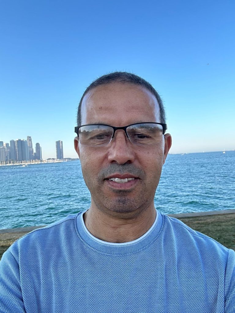 قصة مسلم تحدى ترامب وفاز بالانتخابات