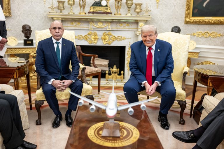 ترامب يوقف كلمة رئيس موريتانيا بالبيت الأبيض.. ويخاطب رئيس غينيا بيساو: اذكر اسمك وبلدك