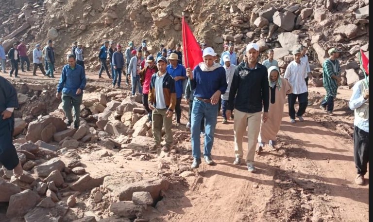 على غرار أيت بوكماز.. دواوير بأكودي نلخير تخرج في مسيرة على الأقدام إلى عمالة أزيلال