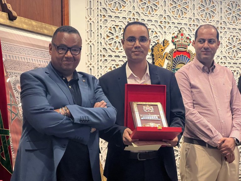 تتويج جريدة “العمق” بجائزة الصحافة البرلمانية