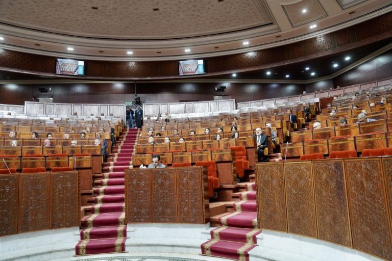 مقاعد شاغرة وتشريعات مؤجلة.. تغيب النواب يهدد هيبة البرلمان ويعمق أزمة التمثيل