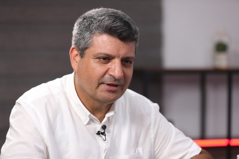 أدمينو: خطاب العرش يؤسس لاقتصاد جديد.. ودعم المغرب لغزة استمرار لعقيدة إنسانية